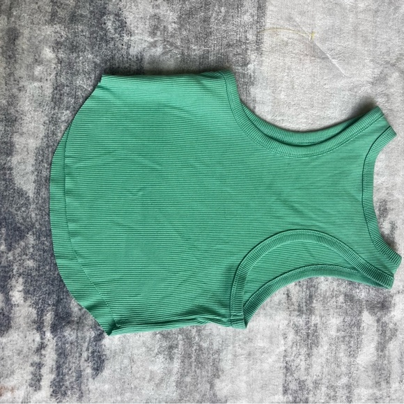 Target Green Sleeveless Tank Top - Picture 3 of 4